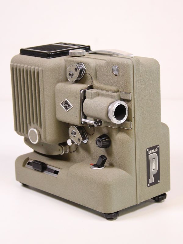 Vintage projector Eumig P8 in koffer (8mm)